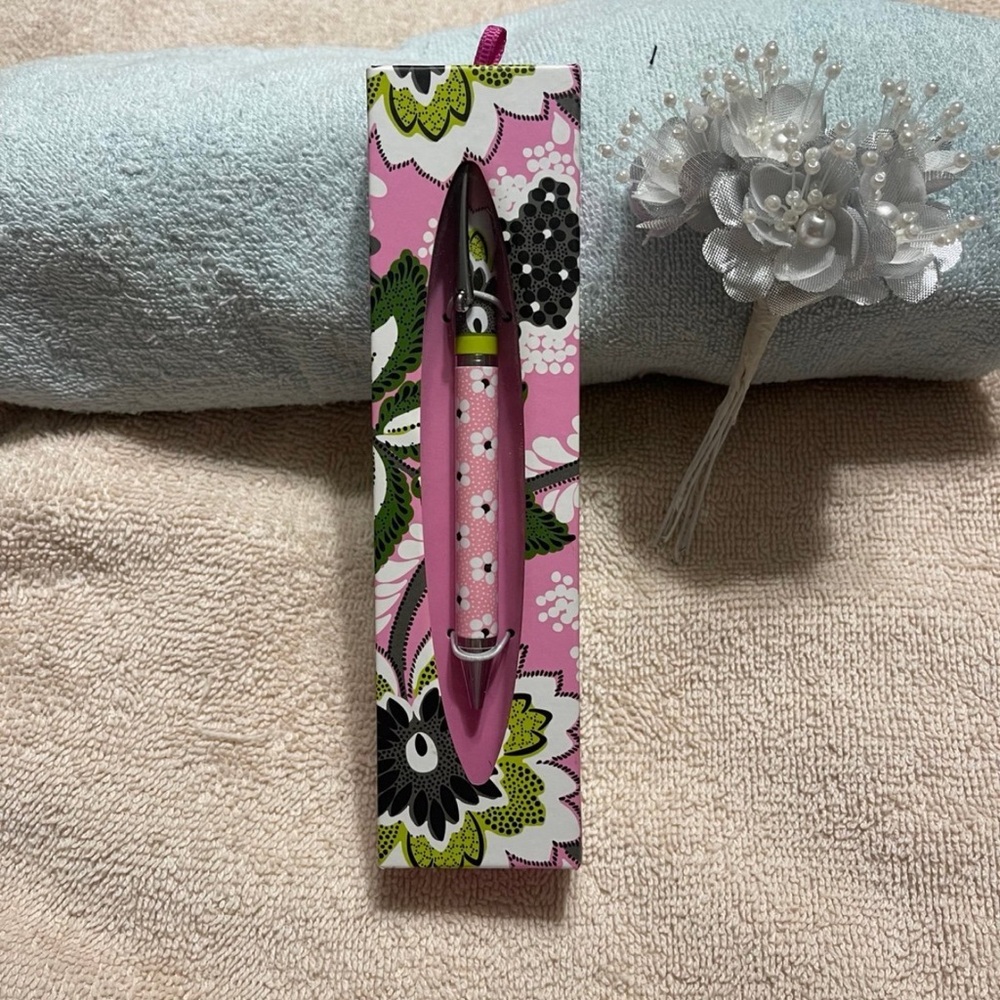 NWT Vera Bradley Priscilla Pink Ball Point Pen Retired pattern